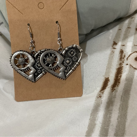 Jewelry - Heart earrings available on my live show